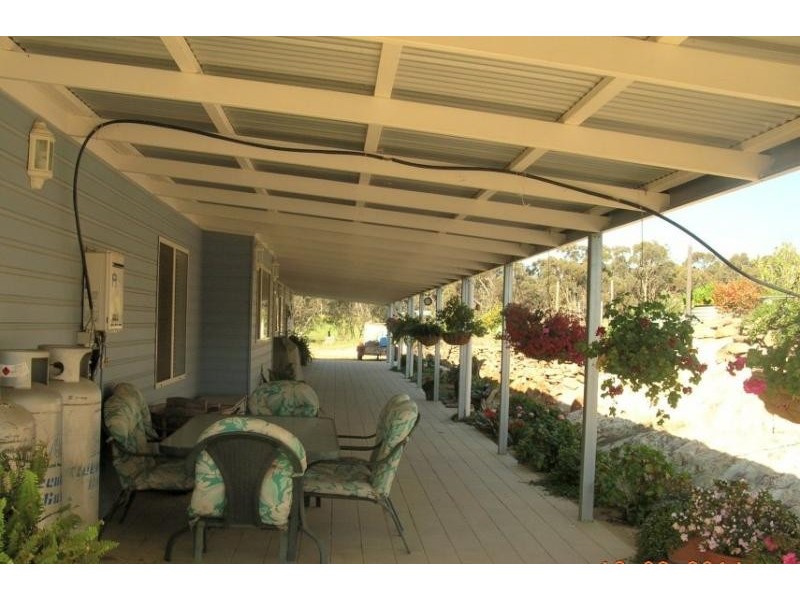 32 CRAIG RD, Jelcobine WA 6306