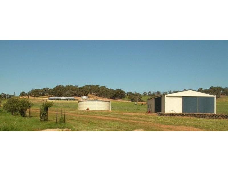 32 CRAIG RD, Jelcobine WA 6306