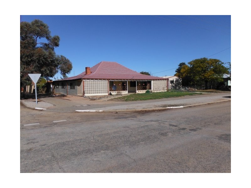 25 Maddock Street, Mukinbudin WA 6479