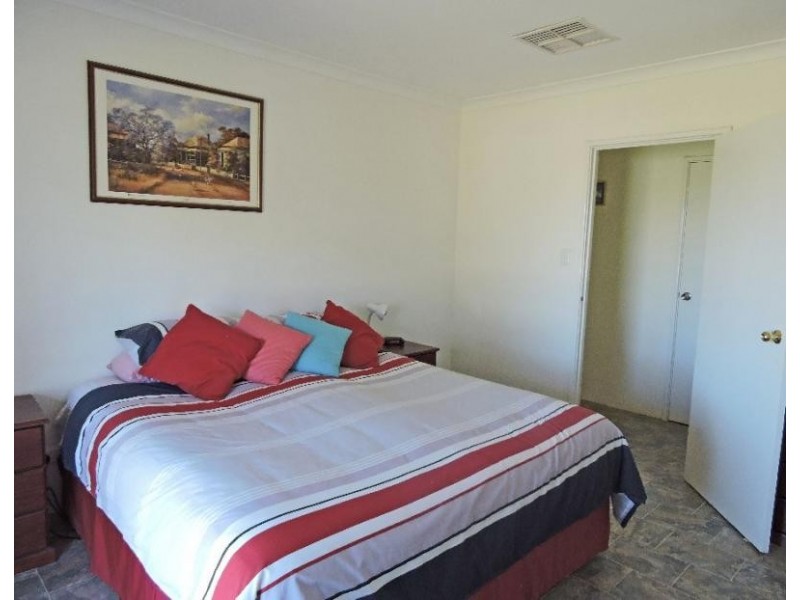 25 PRUNSTER, York WA 6302