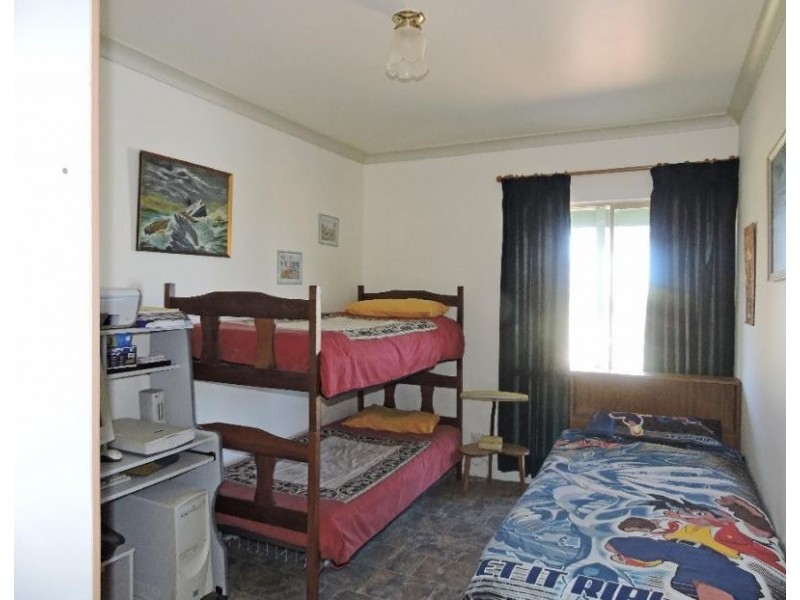 25 PRUNSTER, York WA 6302