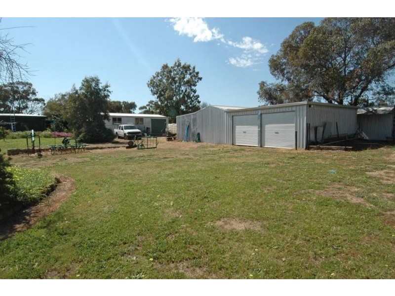 61 LANGSFORD, Beverley WA 6304
