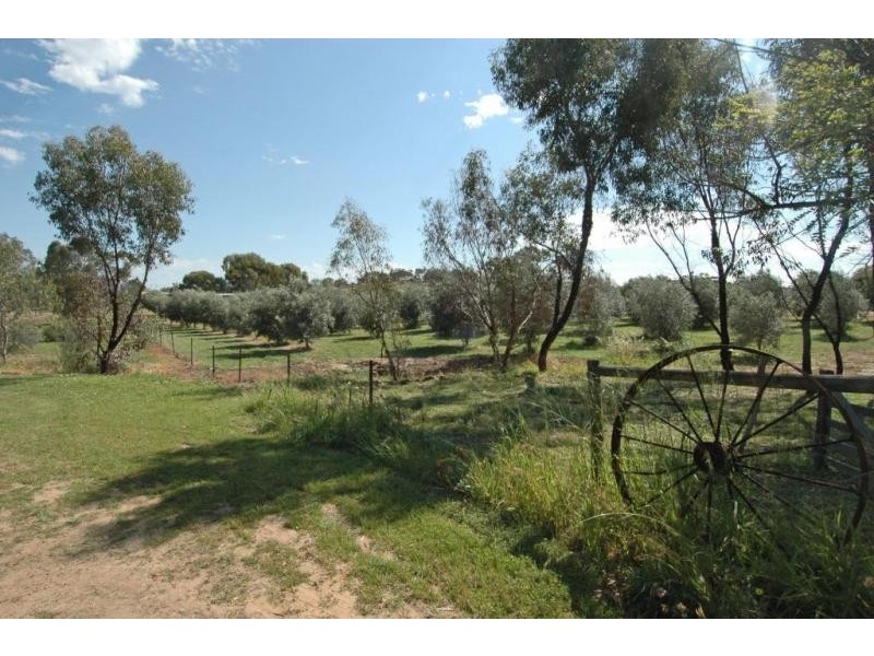 61 LANGSFORD, Beverley WA 6304