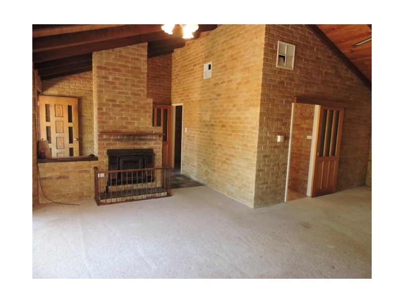 7 Railway Road, York WA 6302