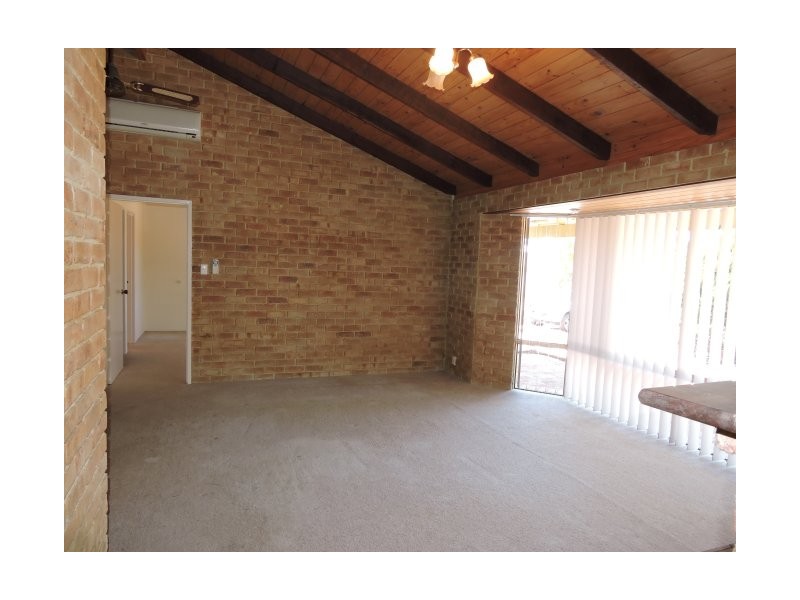 7 Railway Road, York WA 6302