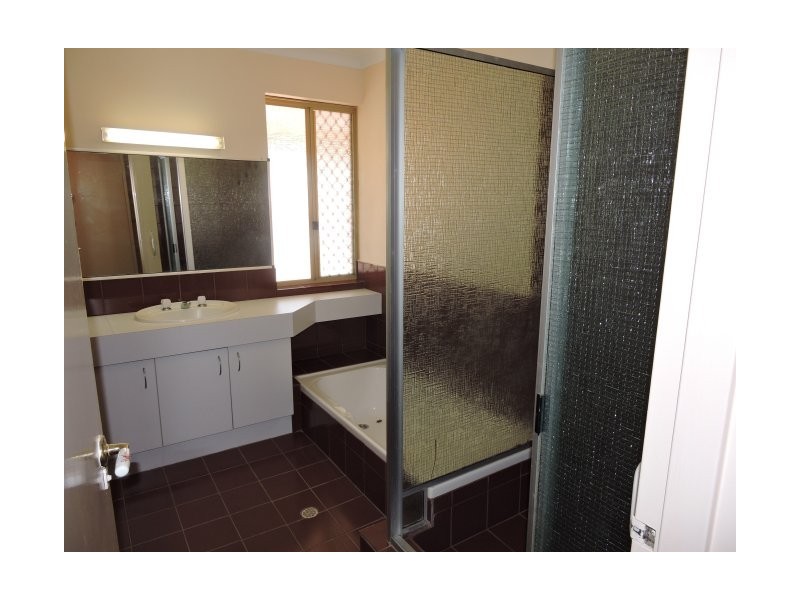 7 Railway Road, York WA 6302