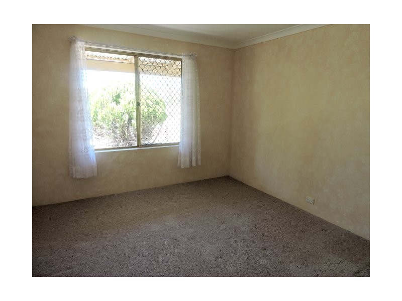 7 Railway Road, York WA 6302