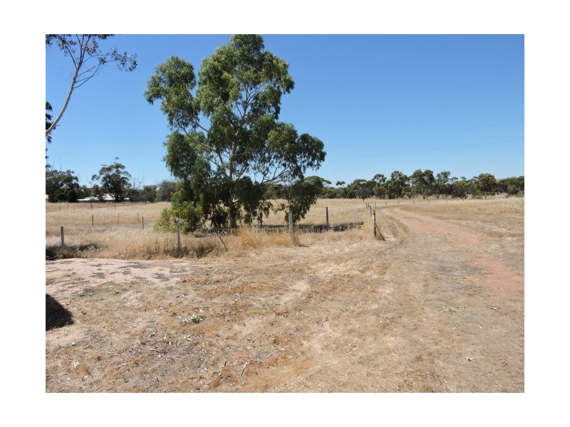 7 Railway Road, York WA 6302