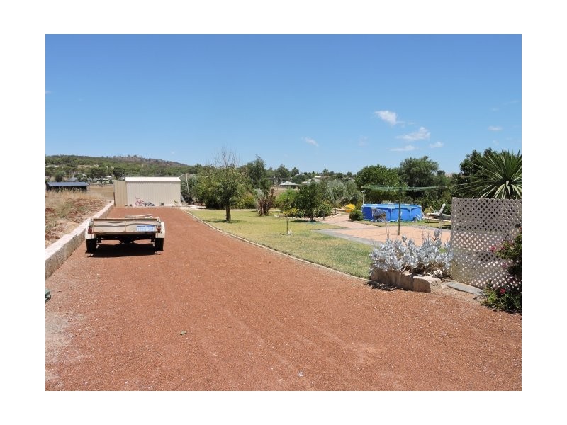 44 Andrews Ave, York WA 6302