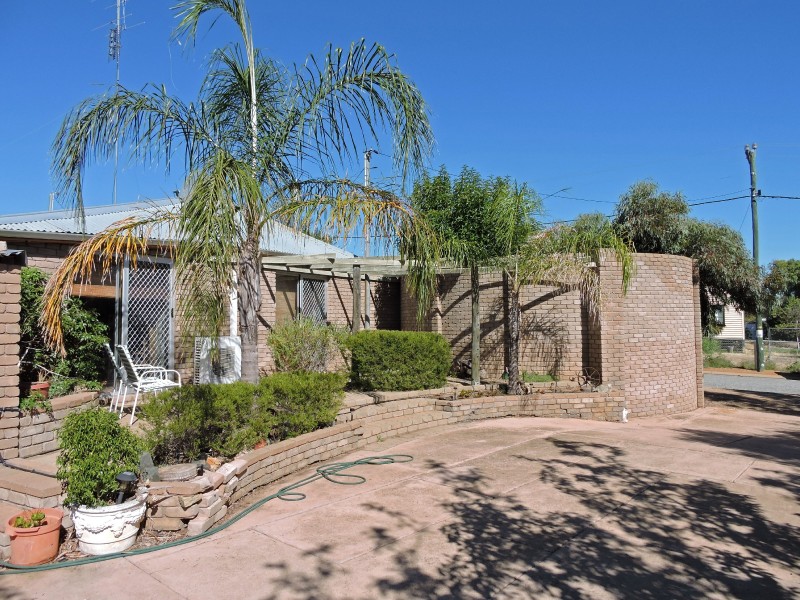 12 Thomson Street, York WA 6302