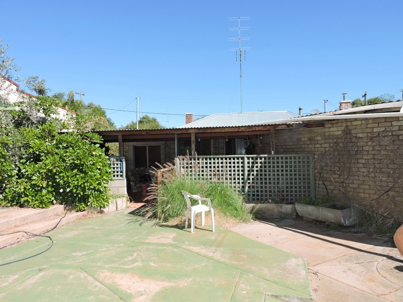 12 Thomson Street, York WA 6302