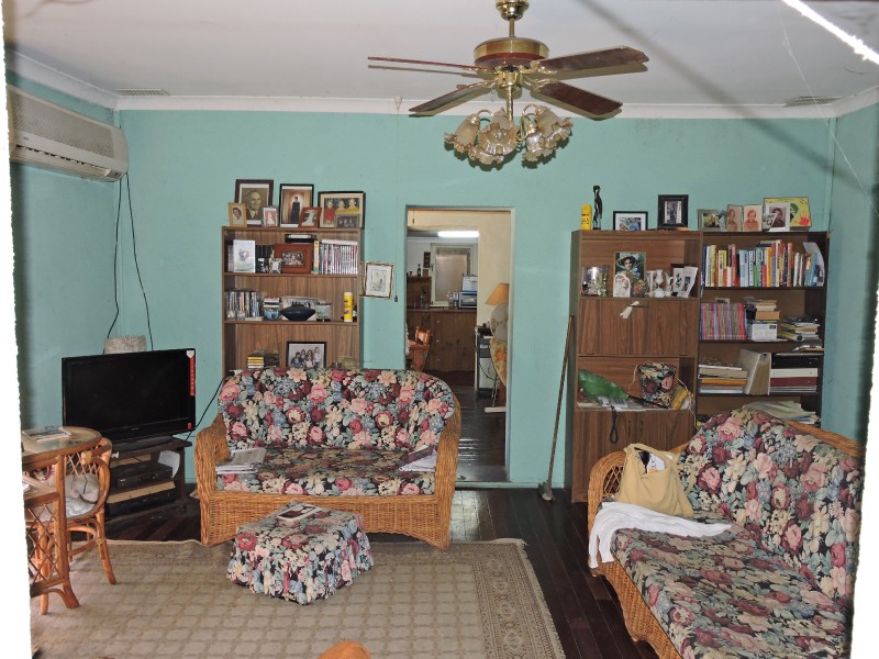 12 Thomson Street, York WA 6302