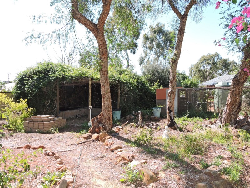 12 Thomson Street, York WA 6302