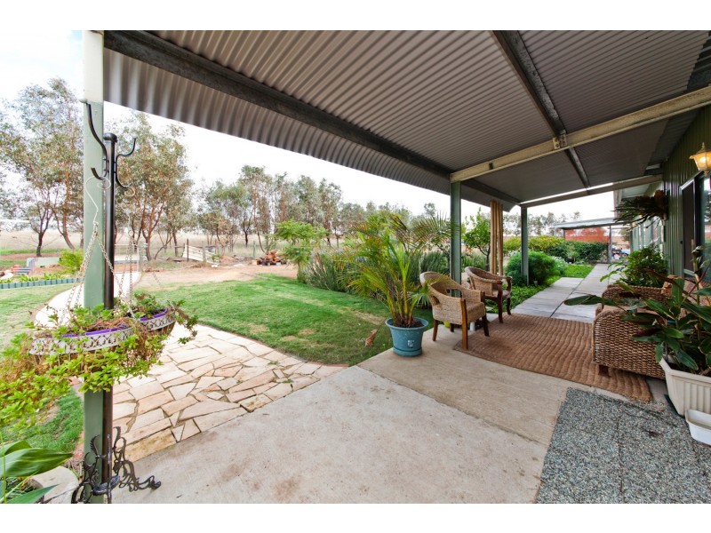 1511 QUELLINGTON ROAD, York WA 6302