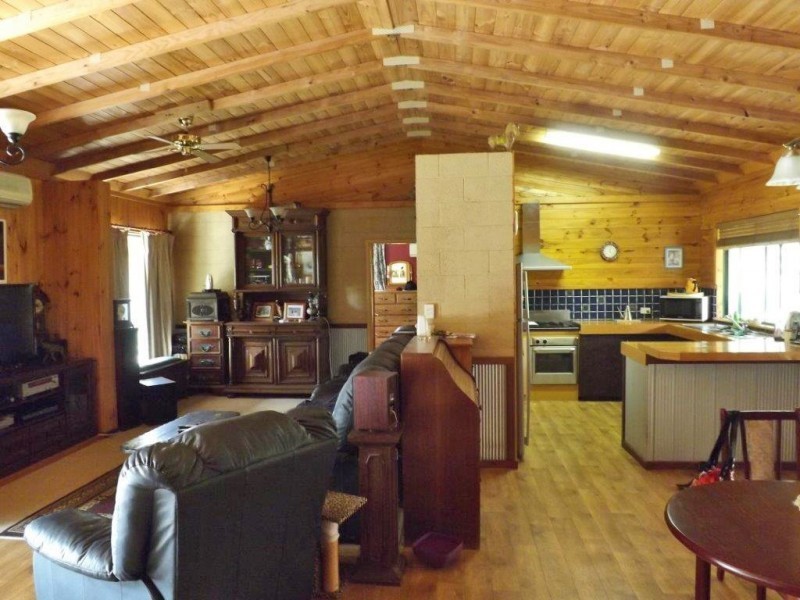 218 BUNTER WAY, Howatharra WA 6532