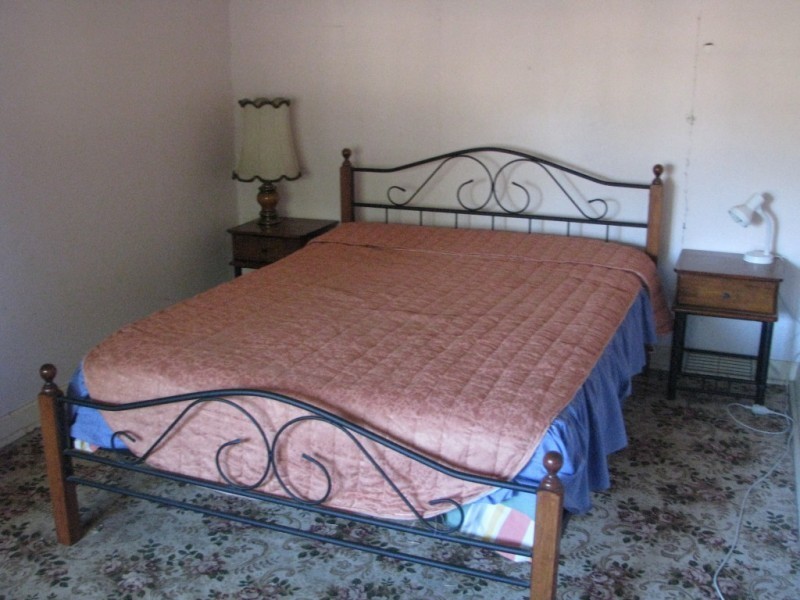 11 James Street, Kellerberrin WA 6410