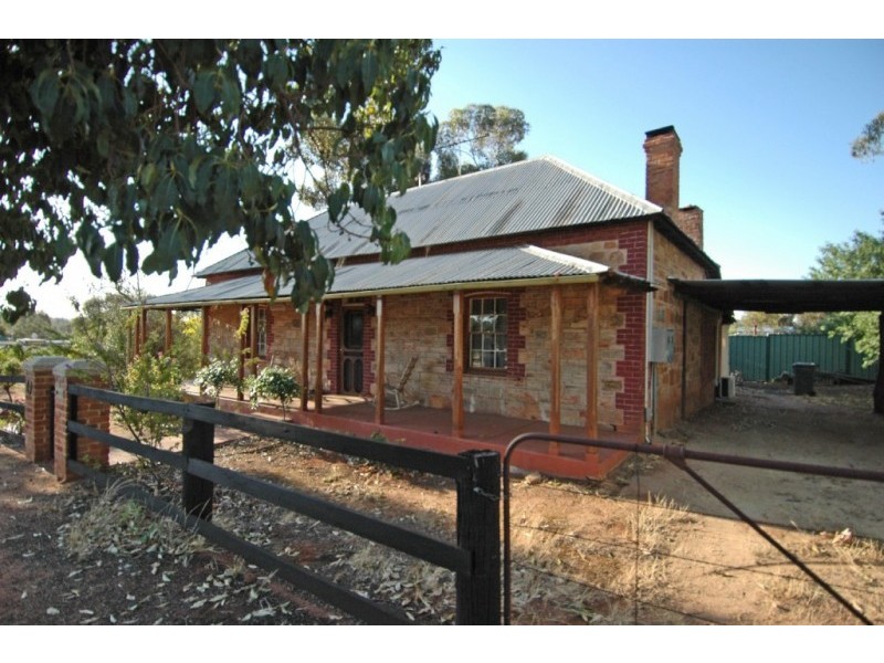 4 POOL STREET, York WA 6302