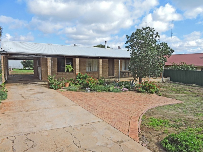 5 Thomson Street, York WA 6302