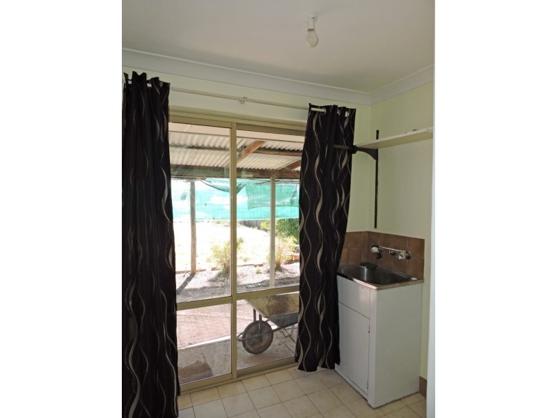 5 Thomson Street, York WA 6302