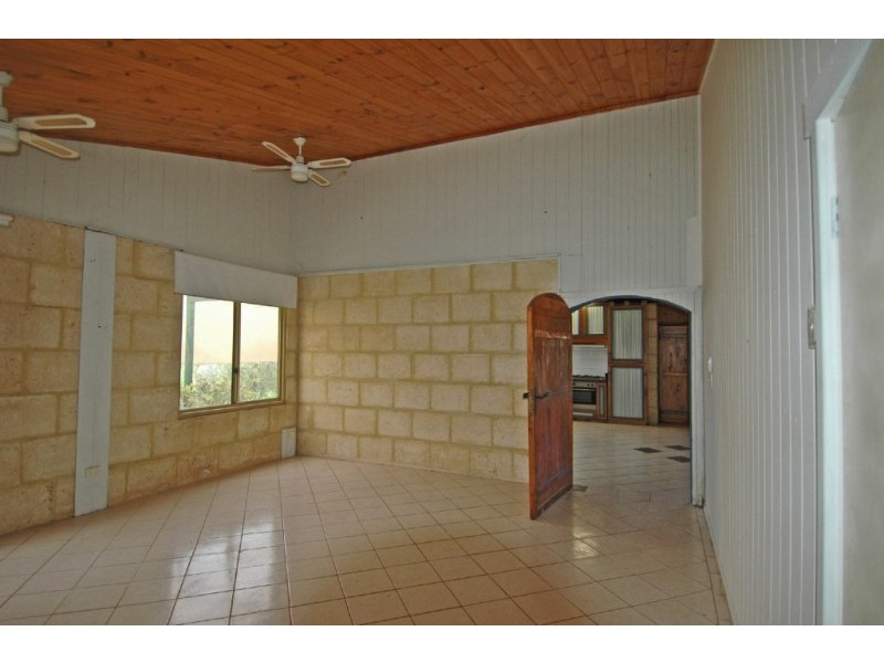 100 Burgers Sidding Road, York WA 6302