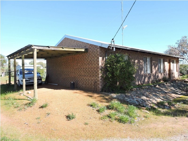 8 Great Southern Hwy, Beverley WA 6304