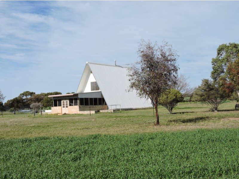 3122 QUAIRADING-YORK ROAD, Beverley WA 6304