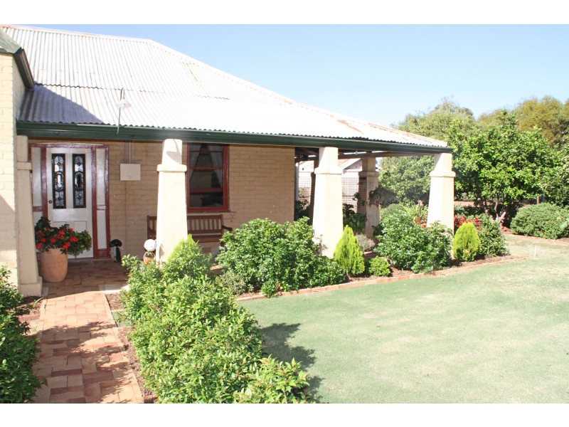 46 GAYNOR STREET, Brookton WA 6306