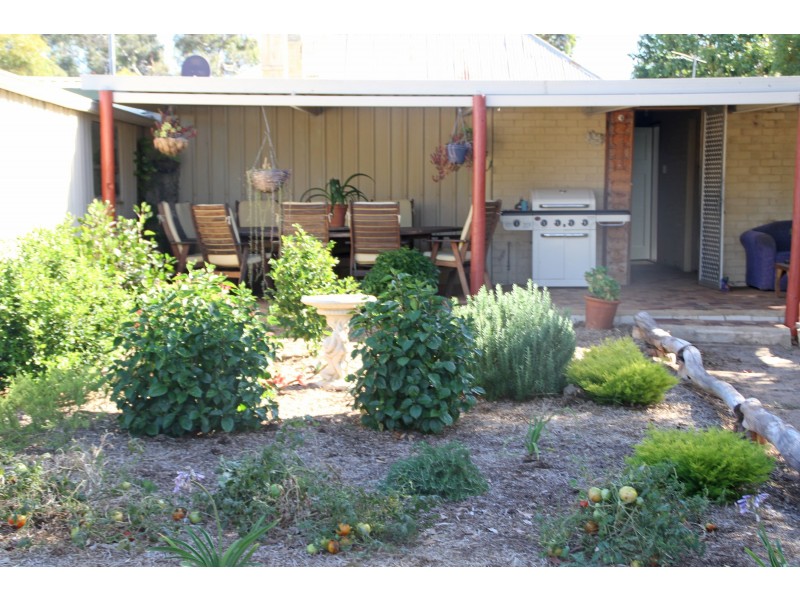 46 GAYNOR STREET, Brookton WA 6306