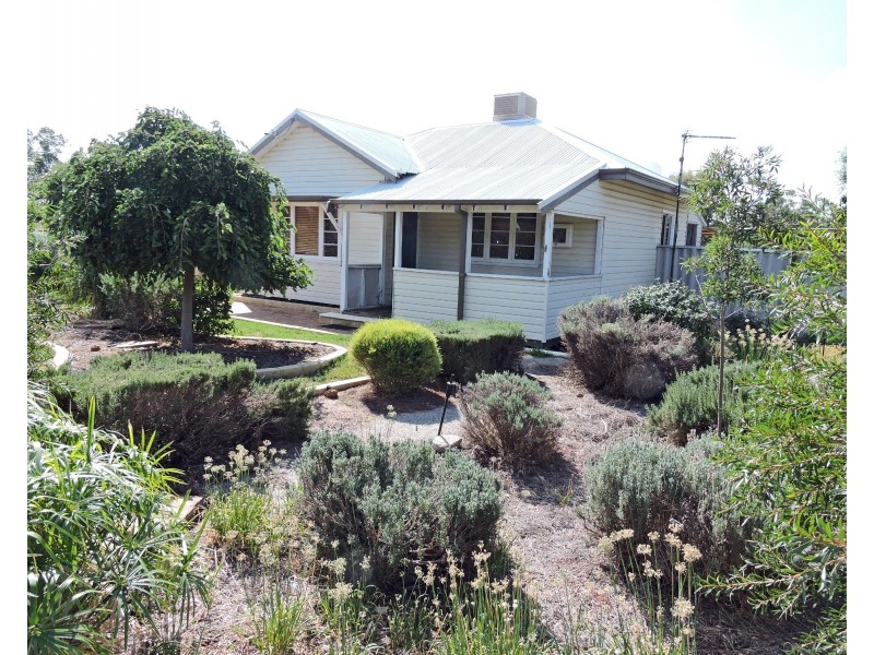 32 Great southern Hwy, Beverley WA 6304