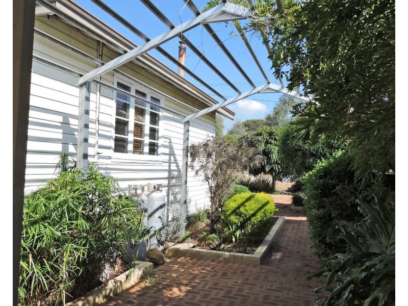 32 Great southern Hwy, Beverley WA 6304