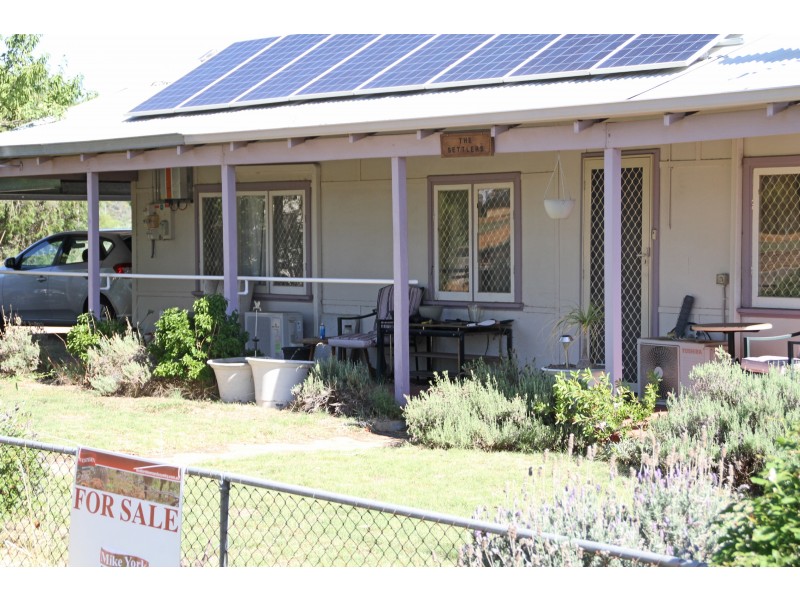 11 LUKIN STREET, Beverley WA 6304