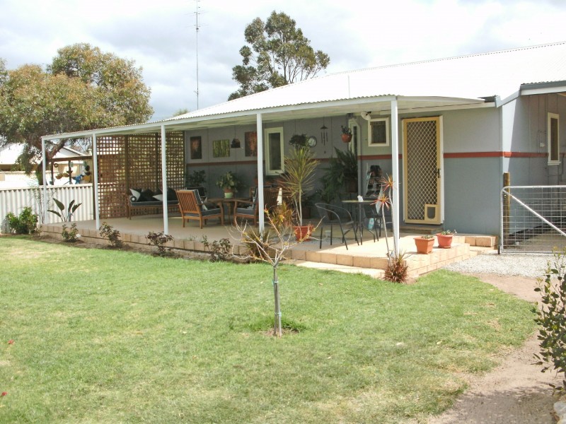 17 WESTRALL STREET, Bruce Rock WA 6418