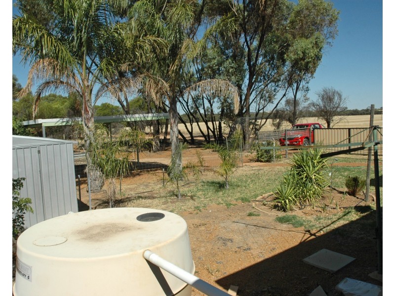 2 FORREST STREET, Beverley WA 6304