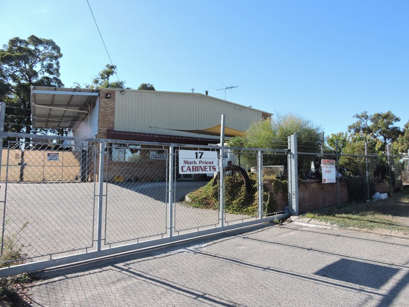 17 MORILLA ROAD, Mundaring WA 6073