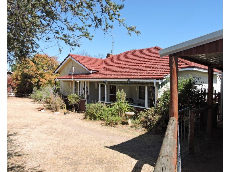 9 FRASER STREET,, York WA 6302