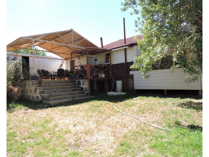 9 FRASER STREET,, York WA 6302