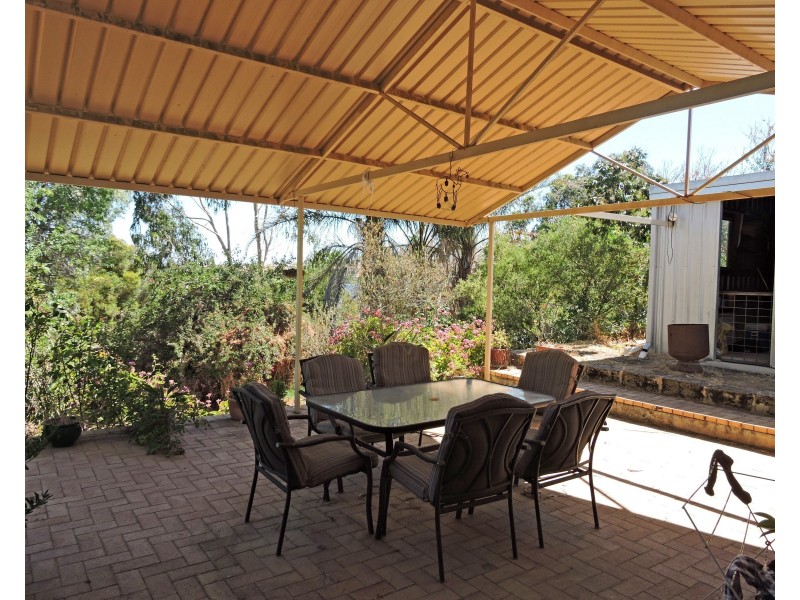 9 FRASER STREET,, York WA 6302