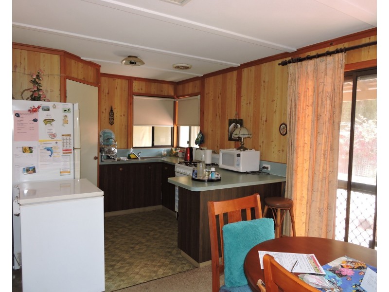 6 LITTLE STREET, York WA 6302