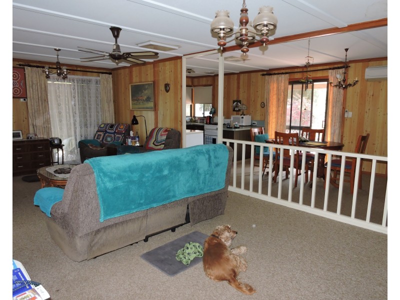 6 LITTLE STREET, York WA 6302