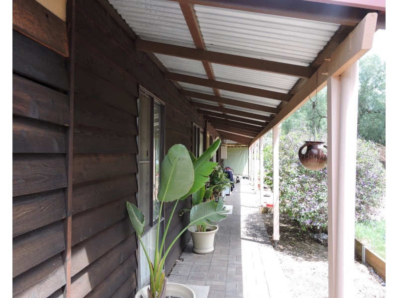 6 LITTLE STREET, York WA 6302