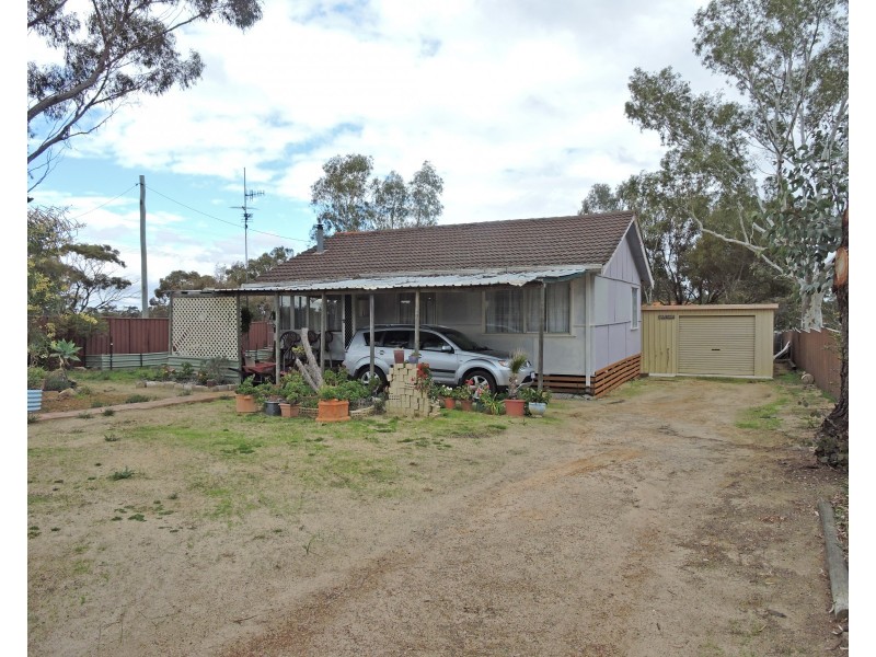 38 caroling road, Quairading WA 6383