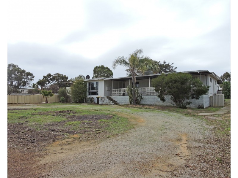 17 ASHTON ROAD, Quairading WA 6383