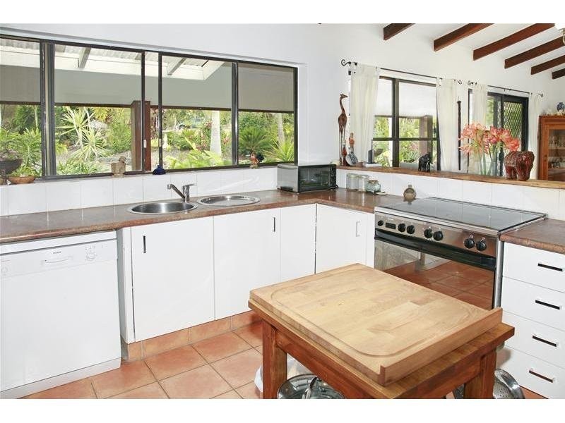 7A Jirrima Crescent, Cooroibah QLD 4565