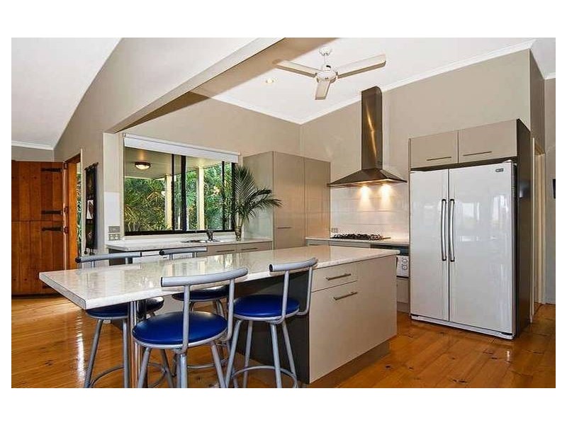 4 Shamrock Court, Sunrise Beach QLD 4567