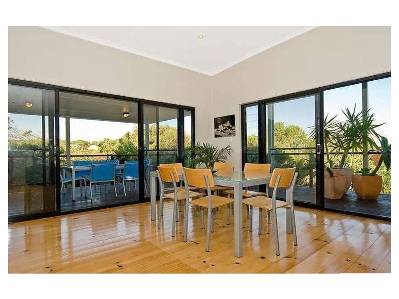 4 Shamrock Court, Sunrise Beach QLD 4567