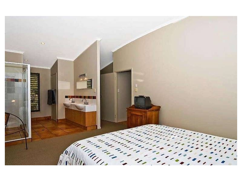 4 Shamrock Court, Sunrise Beach QLD 4567