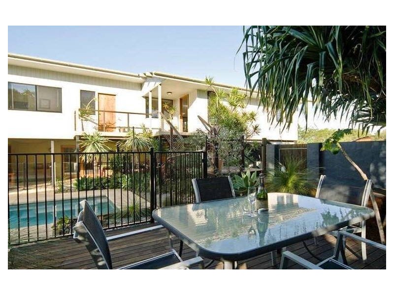 4 Shamrock Court, Sunrise Beach QLD 4567