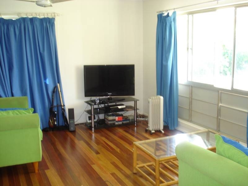 25 Poinciana Ave, Tewantin QLD 4565