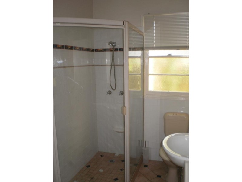 20 Pines Ave, Cooroibah QLD 4565
