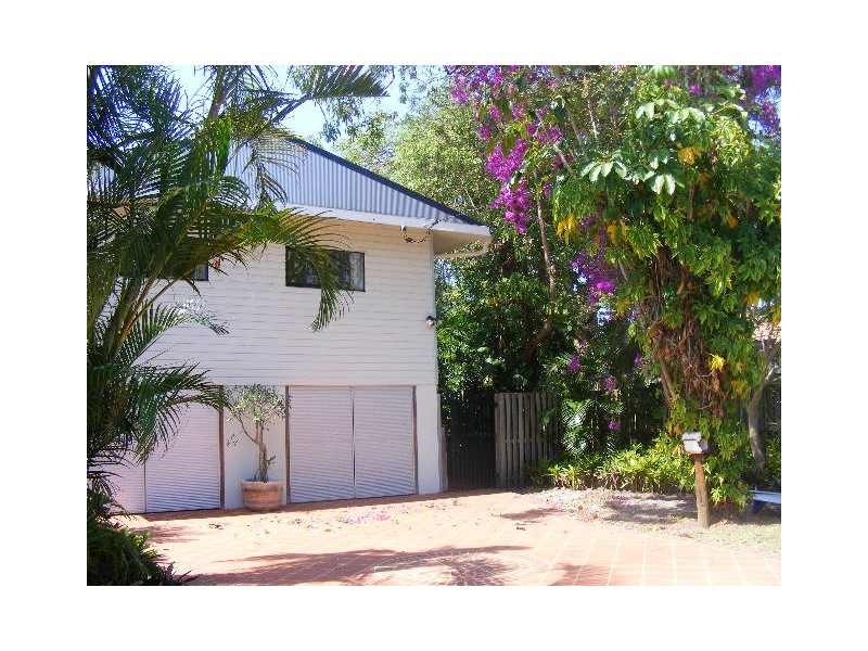 4 Laburnum Crescent, Noosaville QLD 4566